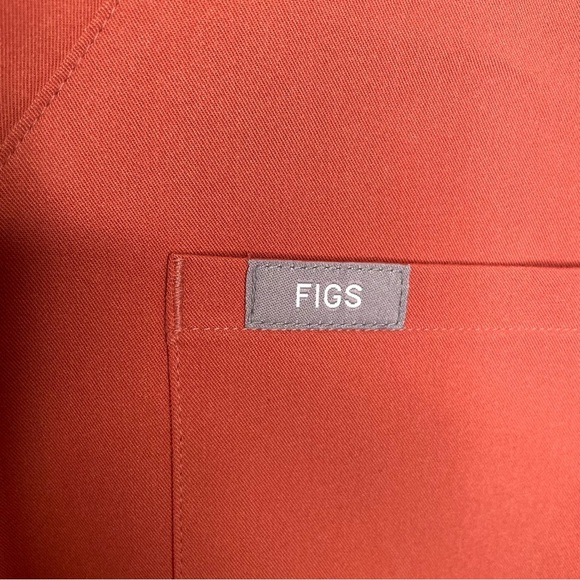 Figs Catarina One-Pocket Scrub Top in Coral/Orange XXS - Picture 6 of 11